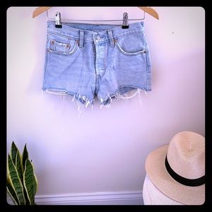 Official Levi’s Cutoff Jean Shorts!